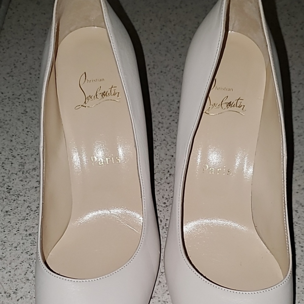 Brand New Authentic Christian Louboutin FiFi pumps